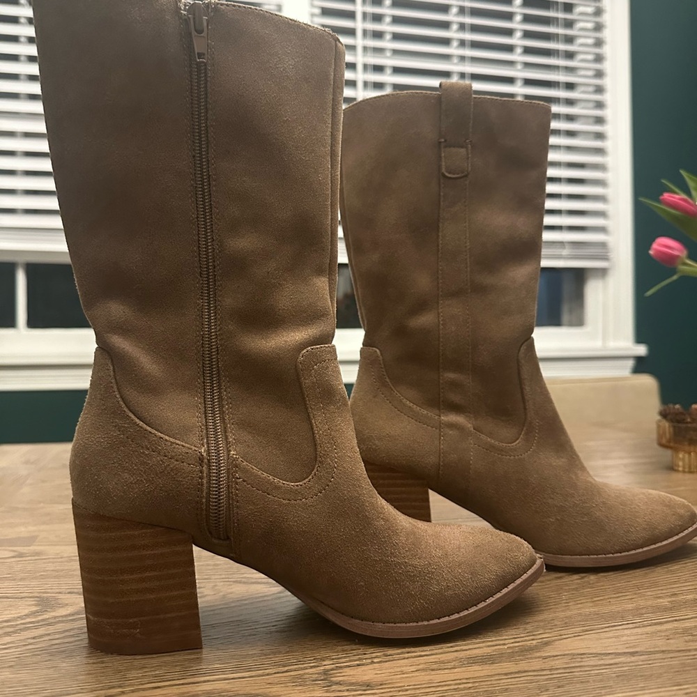 Women's Dolce Vita Tezza Tan Suede Boots Size 6.5
